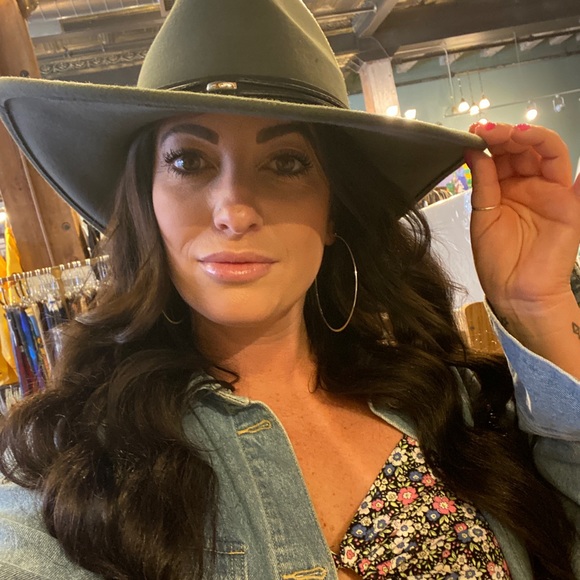 About Me! - Picture 3 of 4